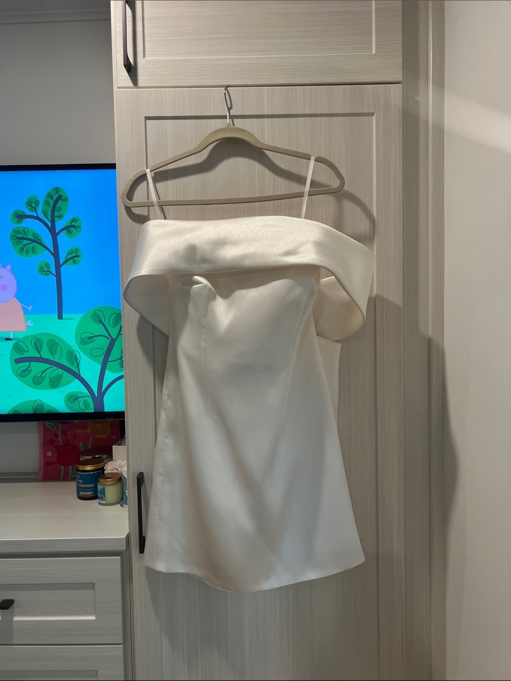 nouvelle AMSALE Off-Shoulder Satin Ivory Cocktail Dress